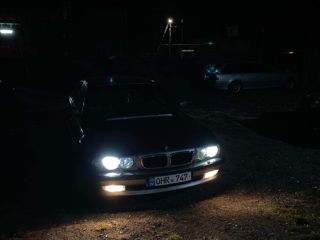 BMW 7 Series foto 8