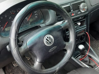 Volkswagen Golf foto 2