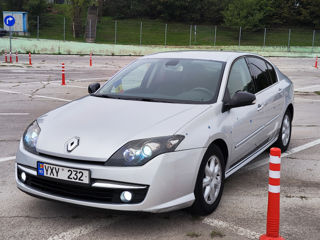 Renault Laguna foto 2