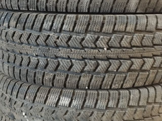 Продам  резину для машины 235/65 R 16 G