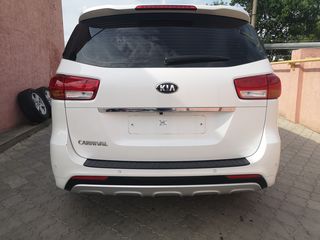 KIA Carnival foto 4