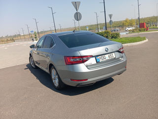 Skoda Superb foto 4