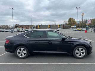 Skoda Superb foto 2