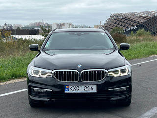 BMW 5 Series Touring foto 2