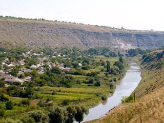 Se vinde teren 12 ari în zona ecologică în rezervația naturală Orheiul Vechi