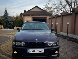 BMW 5 Series foto 2