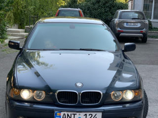 BMW 5 Series foto 7