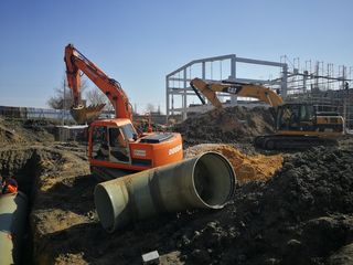 Excavatoare, basculante,platforma, compactor, buldozer, buldoexcavator foto 1