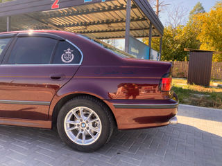 BMW 5 Series foto 7