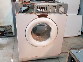 Reparatia Aeg, Bosh, Samsung, Ariston,LG, Beko, Privileg, Miele, Indesit foto 2