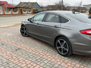 Ford Fusion foto 5