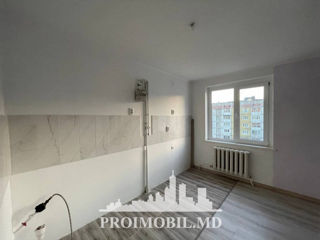 Apartament cu 2 camere, 63 m², Buiucani, Chișinău foto 3