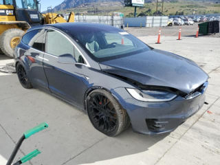 Tesla Model X foto 4