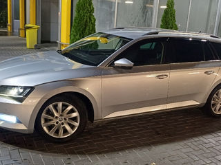 Skoda Superb foto 2