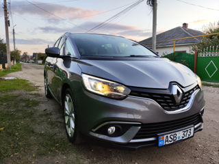 Renault Grand Scenic foto 2