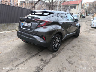 Toyota C-HR foto 4