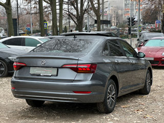 Volkswagen Jetta foto 4