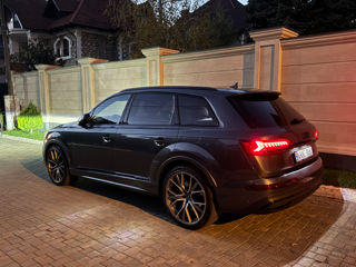 Audi Q7 foto 2