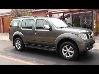 Nissan Pathfinder foto 1