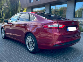 Ford Fusion foto 3