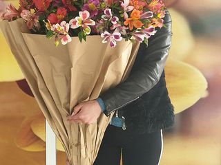 Trandafiri la pret de 15 lei si alte compozitii florale foto 3