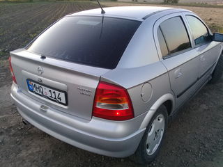 Opel Astra foto 1