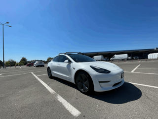 Tesla Model 3 foto 4