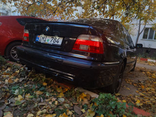 BMW 5 Series foto 10