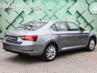 Skoda Superb foto 2