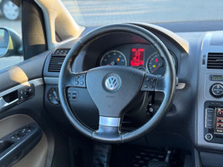 Volkswagen Touran foto 9