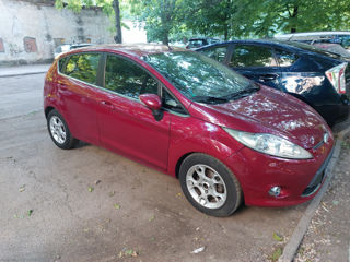 Ford Fiesta foto 2