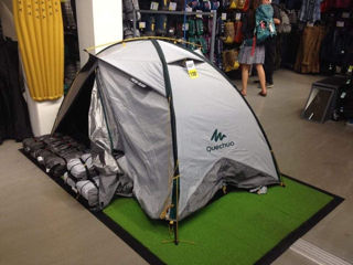 Палатка двухместная Decathlon Quickhiker Fresh & Black 2P Tent foto 0