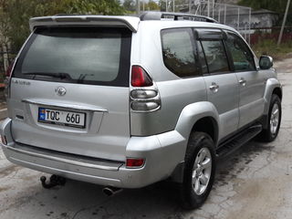 Toyota Land Cruiser Prado foto 3