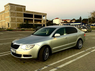 Skoda Superb foto 2