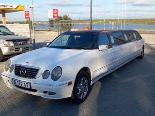 Mercedes E-Class foto 1