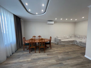 Apartament cu 2 camere, 100 m², Centru, Chișinău foto 2