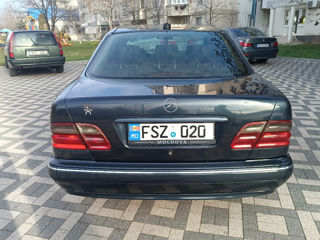 Mercedes E-Class foto 5