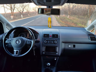 Volkswagen Touran foto 8