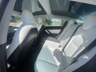 Tesla Model 3 foto 8