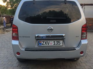 Nissan Pathfinder foto 4