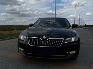 Skoda Superb foto 2