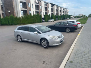 Toyota Avensis foto 2