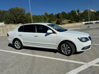 Skoda Superb foto 2