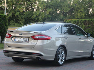 Ford Fusion foto 6