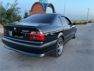 BMW 5 Series foto 6