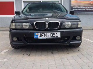 BMW 5 Series foto 2