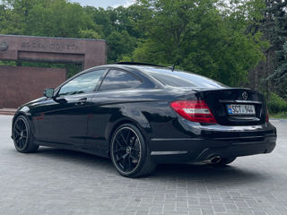 Mercedes C-Class Coupe foto 3