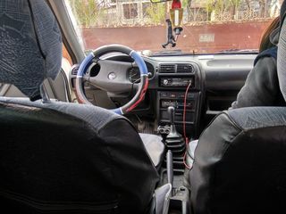 Nissan Sunny foto 4