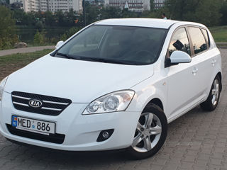 KIA Ceed foto 1