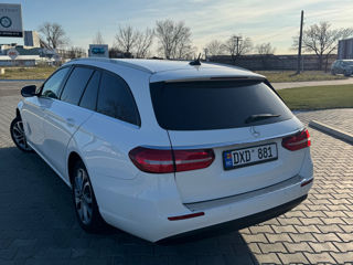 Mercedes E-Class Wagon foto 2